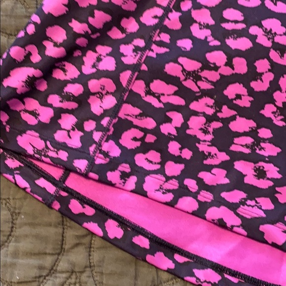 Lululemon top with sports bra - Picture 3 of 6